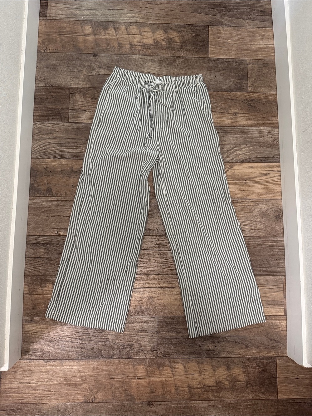 Striped Wide-Leg Drawstring Pants - Cream & gray